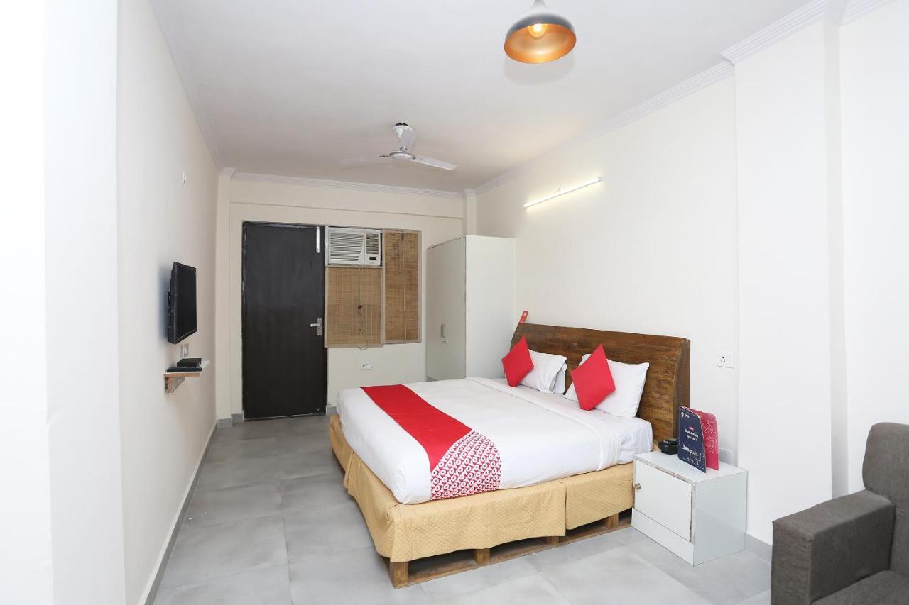 Oyo 28670 Hotel Dev Palace Gurgaon Esterno foto