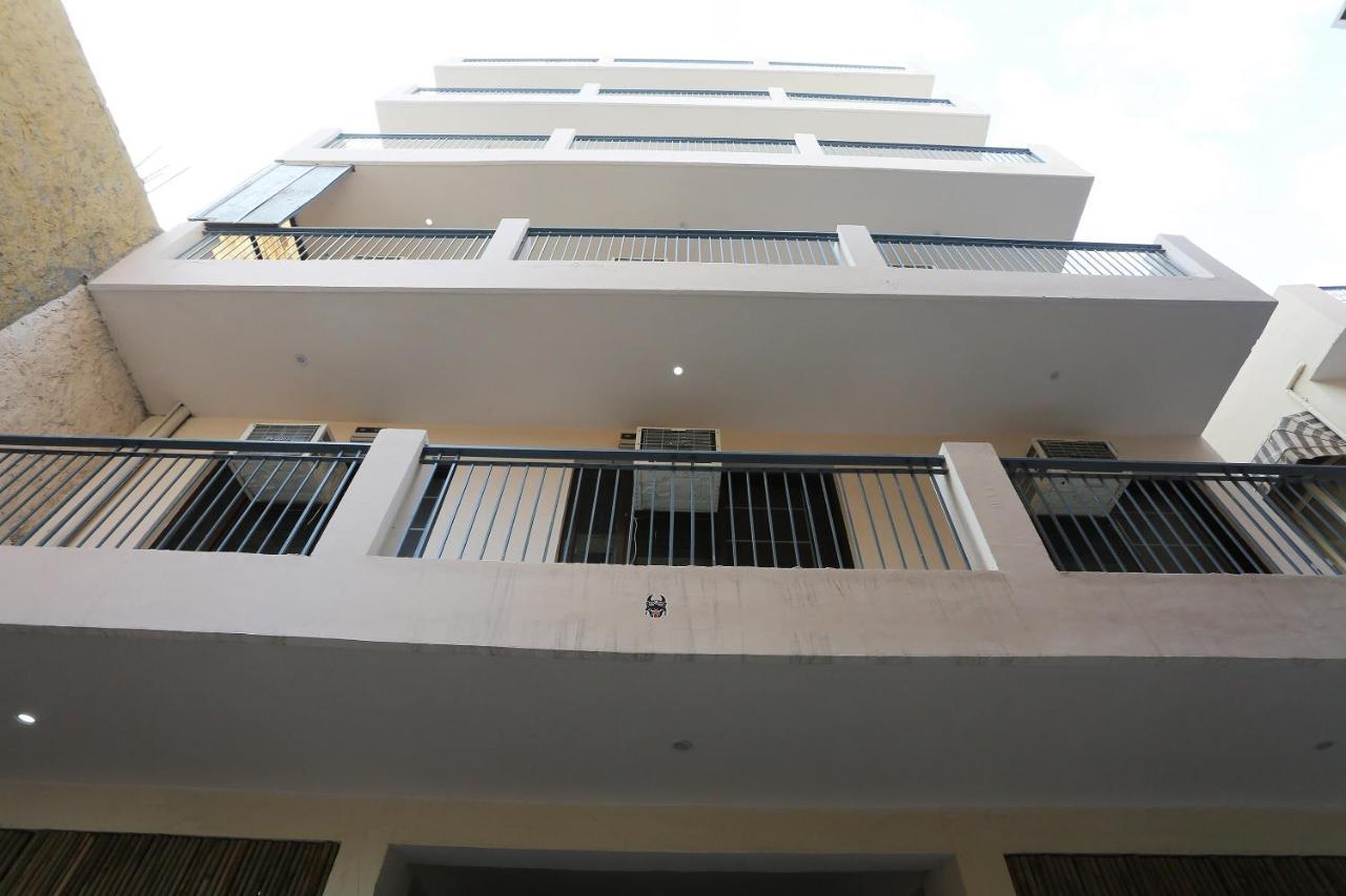 Oyo 28670 Hotel Dev Palace Gurgaon Esterno foto